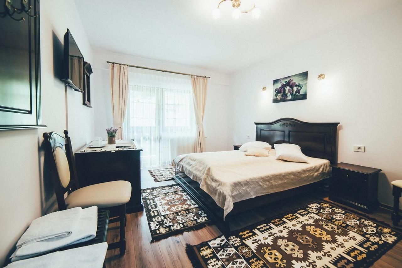 Conacul Domnitei Hotel Voronet Exterior photo